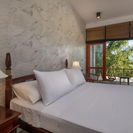 Ceylon Breeze Sigiriya Hotel Exterior photo