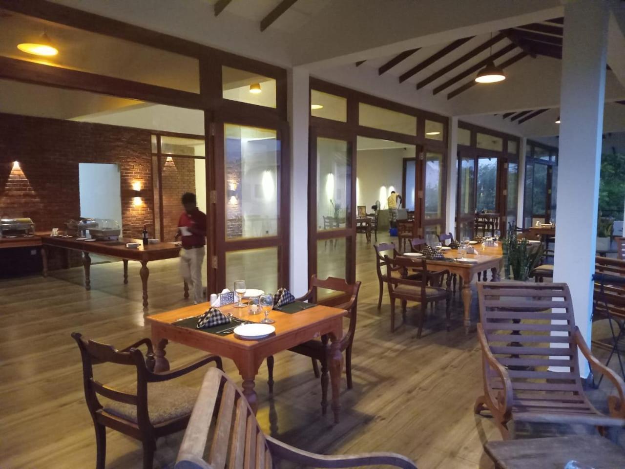 Ceylon Breeze Sigiriya Hotel Exterior photo